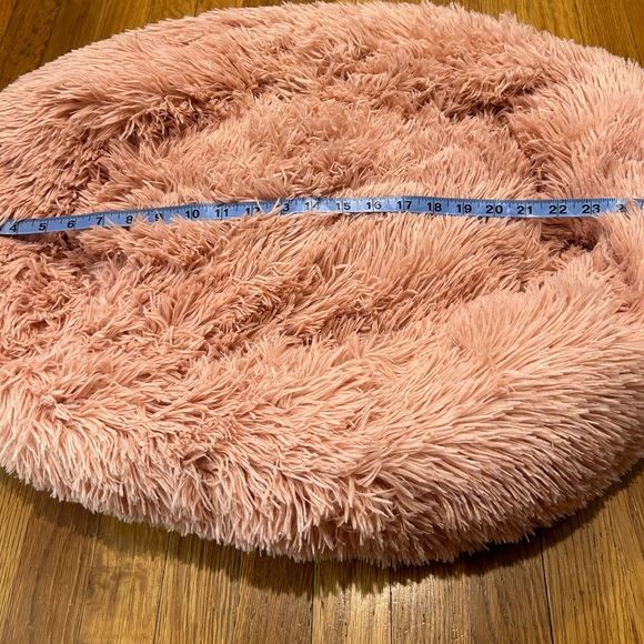 Pink Fluffy Pet Bed - Picture 3 of 6